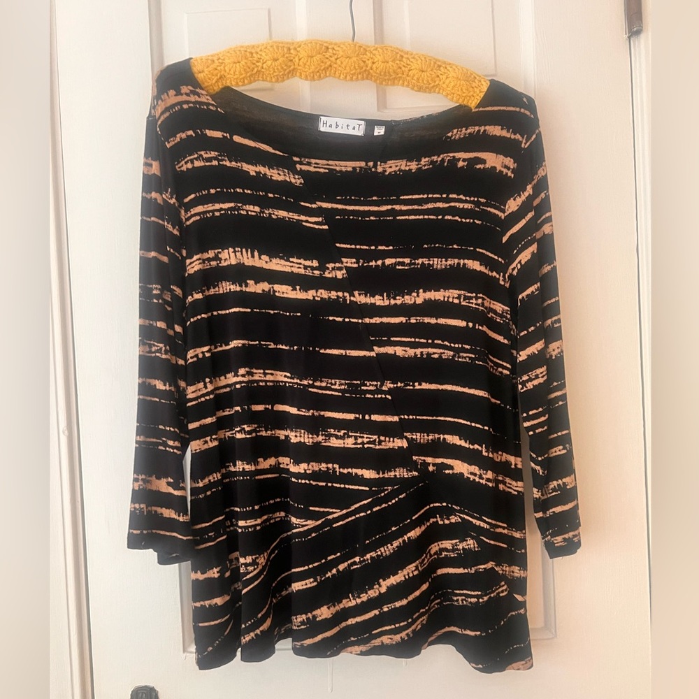 Habitat Top Size M 3/4 Sleeve Black Brown Stretch Lagenlook Boho Art to Wear